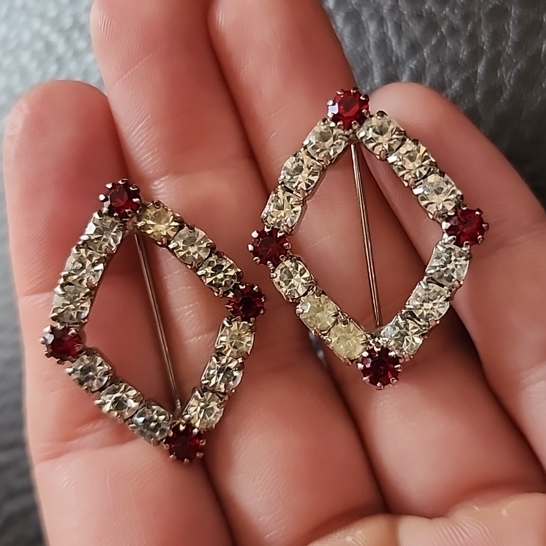 Vtg Brooches
